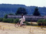 1974 - Schießbahn 2a - PzJgKp-01  Honsell - Koch auf dem Fahrrad : 1974 Schießbahn 2a